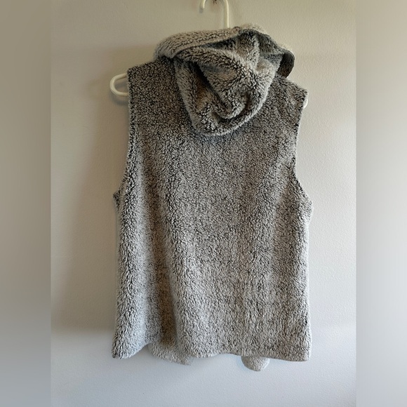 Soft Surroundings So Cozy Gray Vest Plush Sherpa
Fleece - Picture 6 of 11